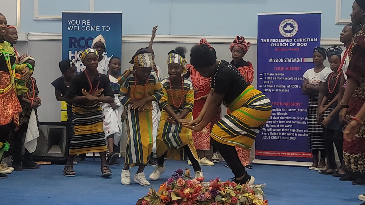 D NEWDAWN dancers performing